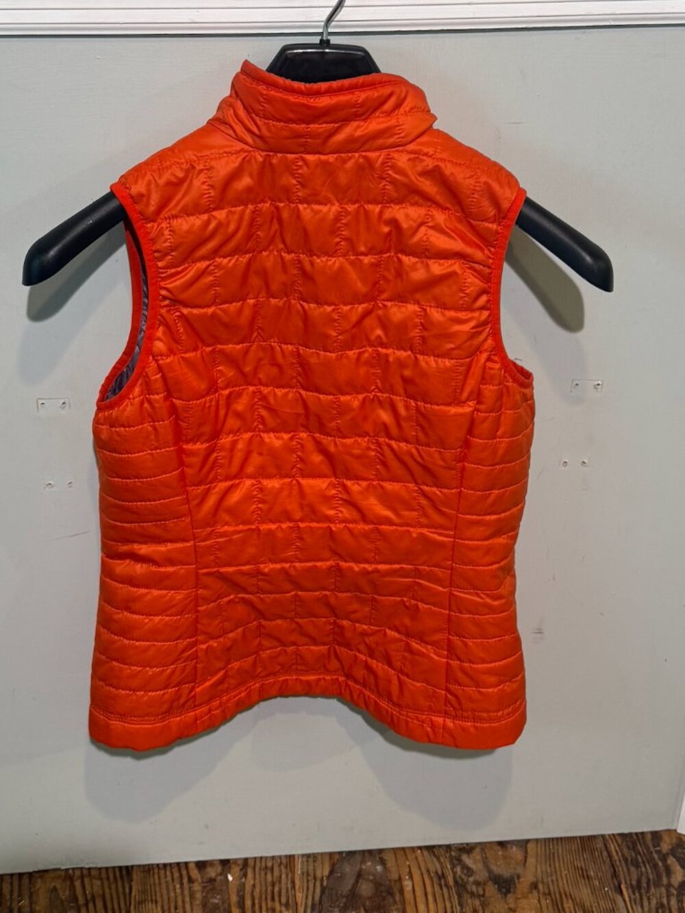 Patagonia Nano Puff Vest Women Small Puffer Full Zip Primaloft EUC Orange Logo - Picture 5 of 9